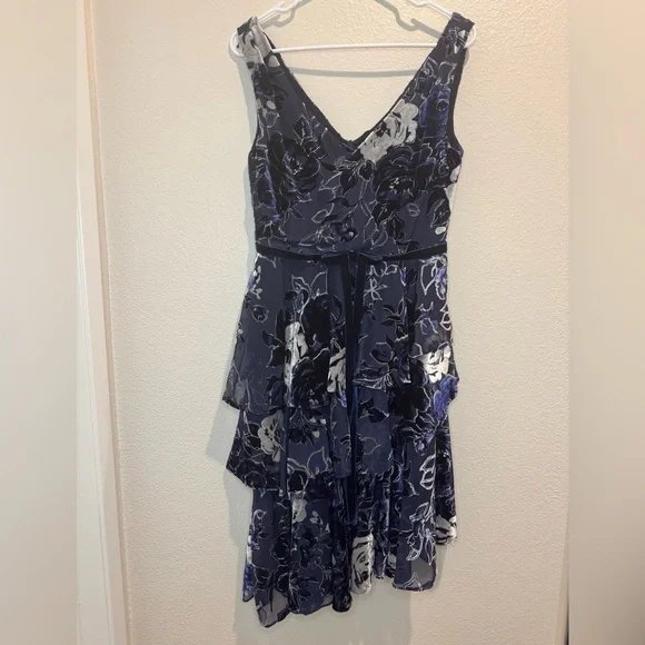 Marchesa Notte Velvet Tiered Floral Cocktail Dress Size 2 - Picture 4 of 10